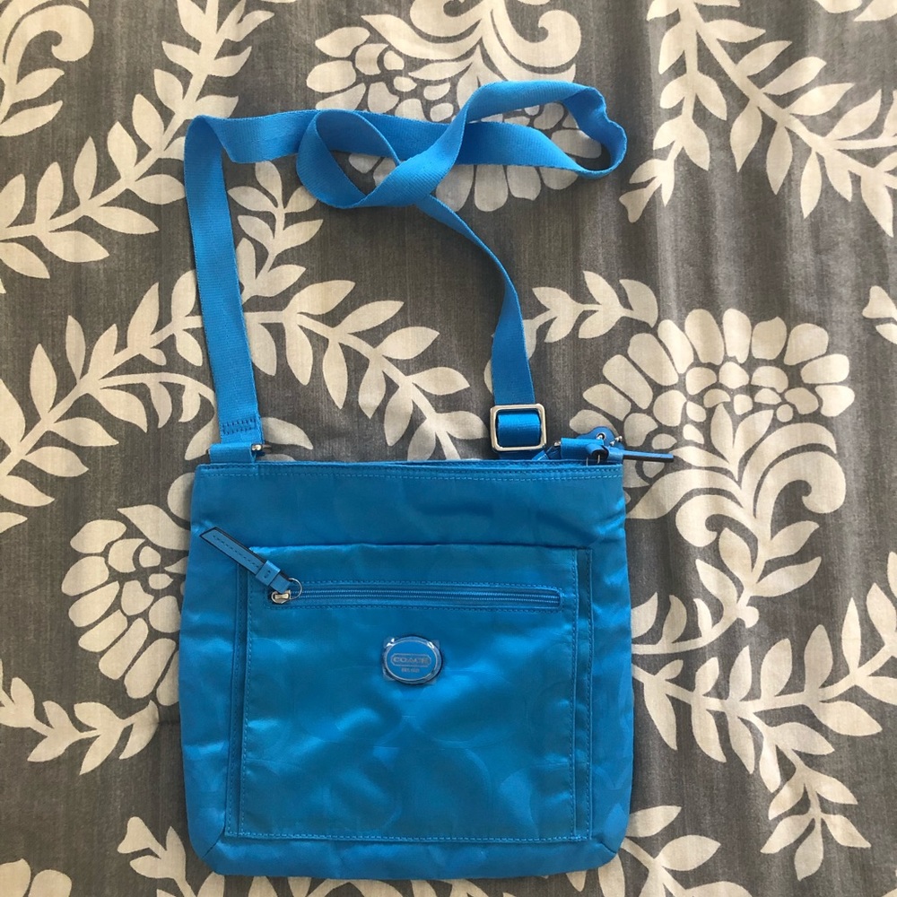 **Sold**Blue Coach Crossbody